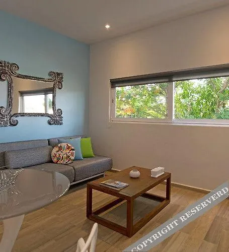 Azura Boutique 4*