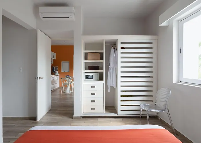 Azura Boutique Hotel 4*