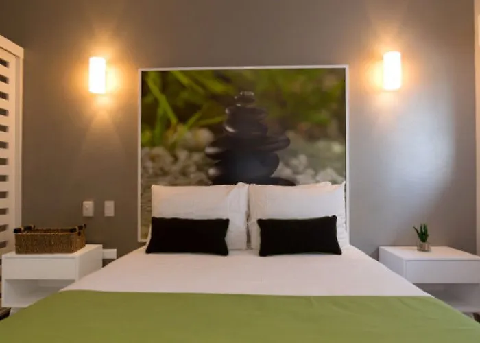 Azura Boutique Hotel 4*