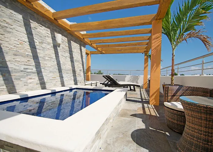 Azura Boutique Hotel 4*